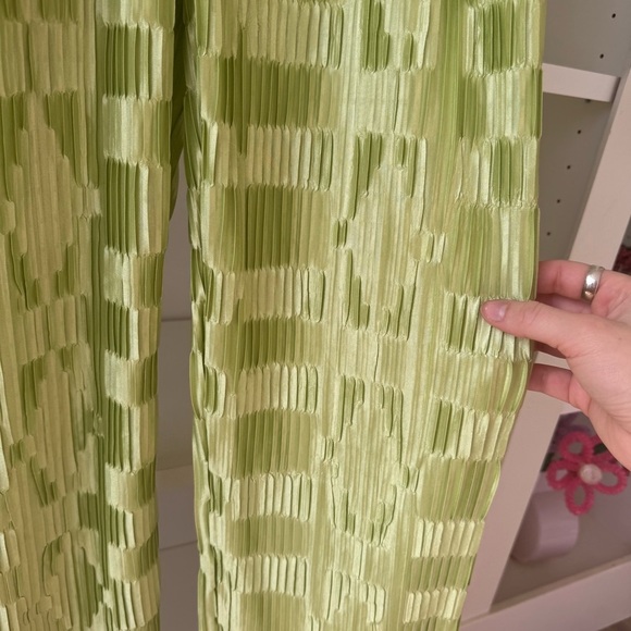 PRINCESS POLLY Lila Green Pleated Pants - Picture 6 of 7